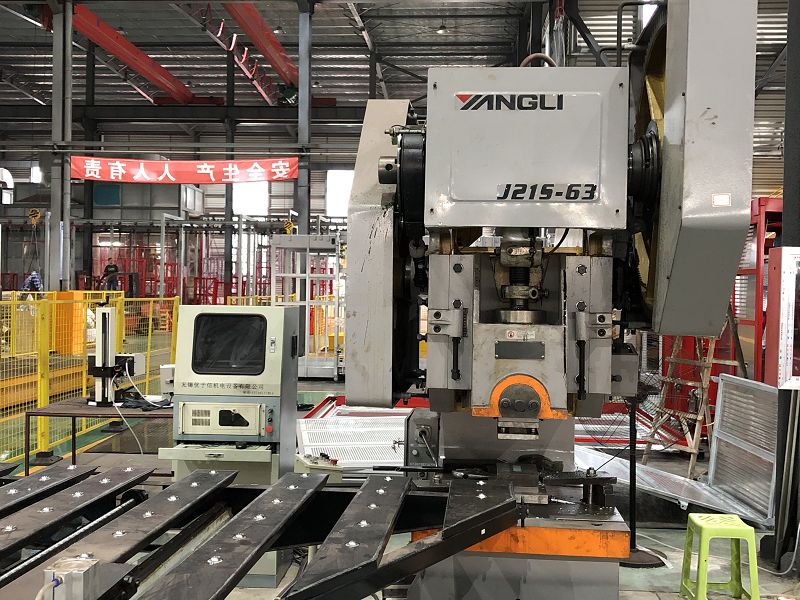 自動送料沖床 自動送料沖床